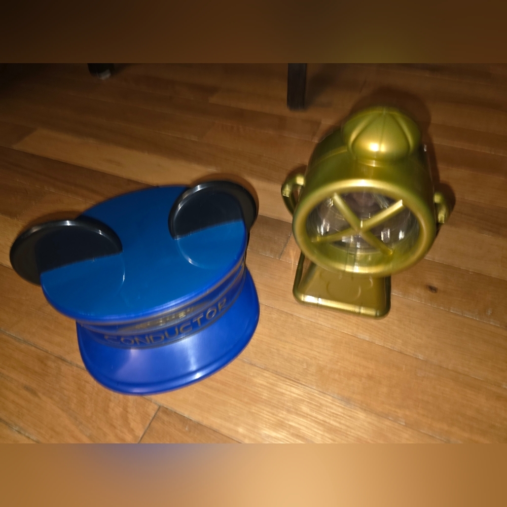 2PC DISNEY MICKEY CONDUCTOR HAT & LATERN PRETEND PLAY DRESS UP PLASTIC HARD 🐭